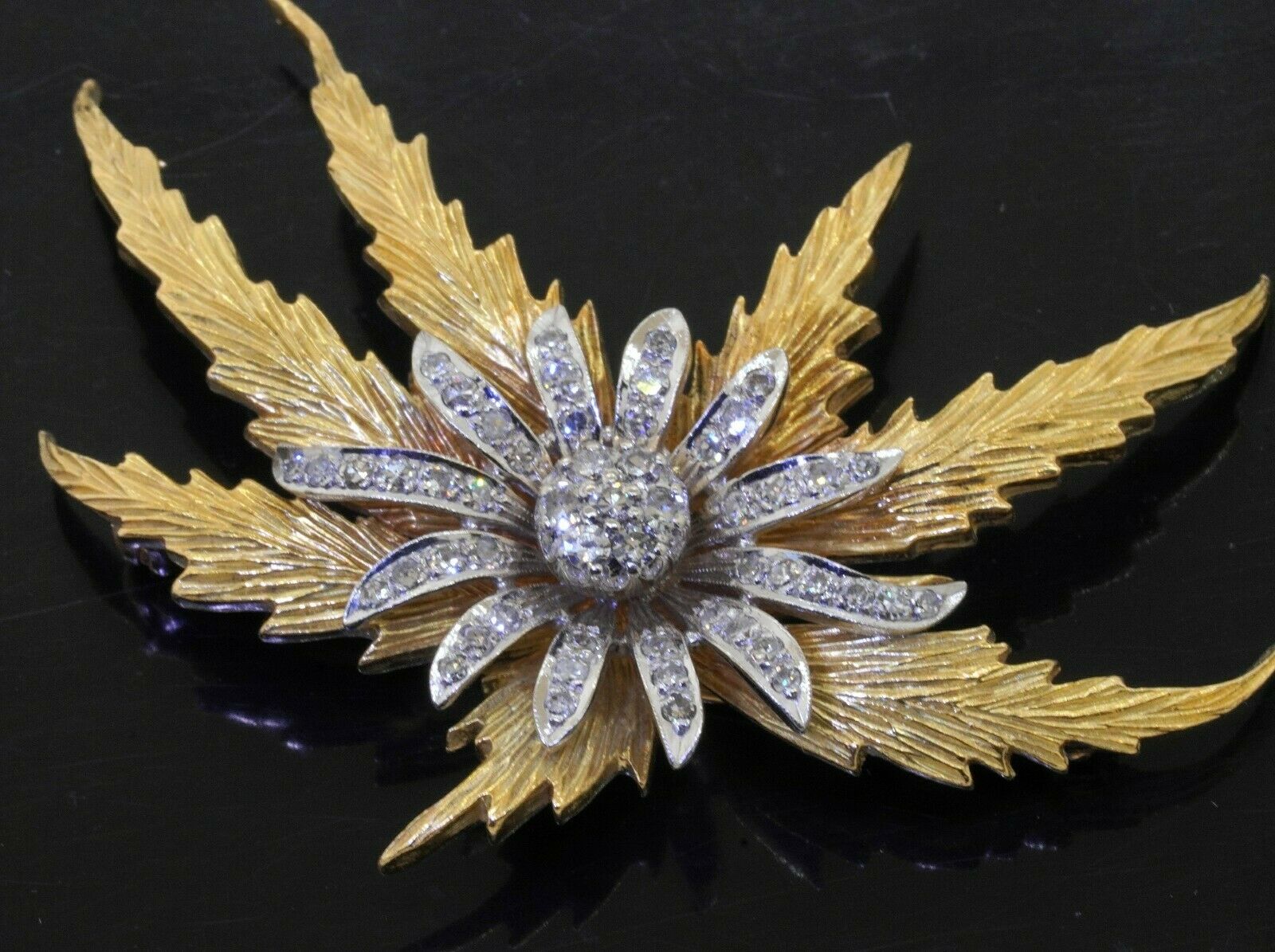 Designer Hallmarked Heavy 18k 2-tone Gold 1.18ctw Diamond Cluster Flower Brooch